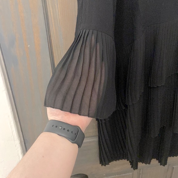 🖤 Zara Tiered Ruffle Blouse - Picture 4 of 5